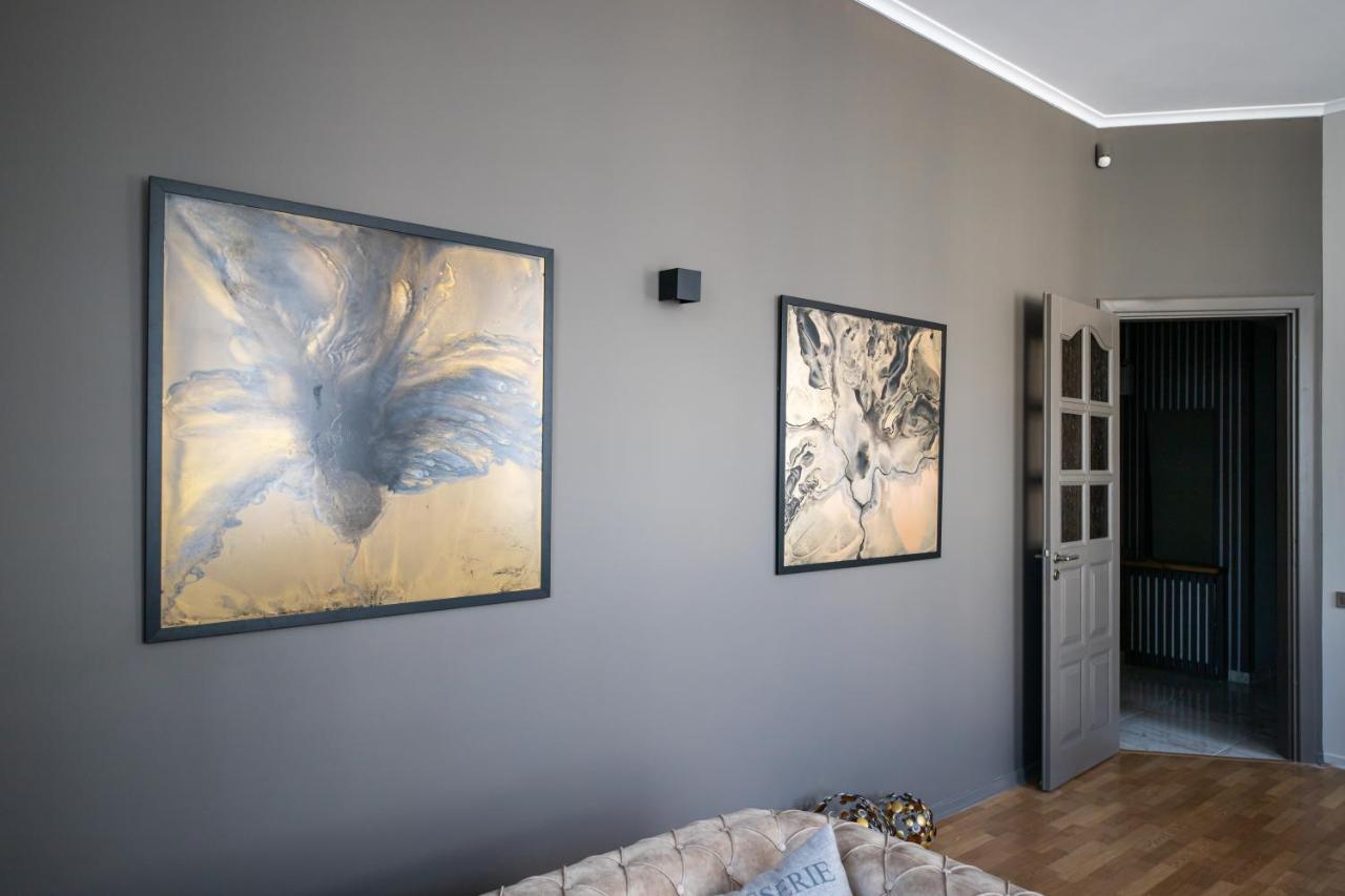 3 Room Apartments On Galytska Lviv Eksteriør bilde