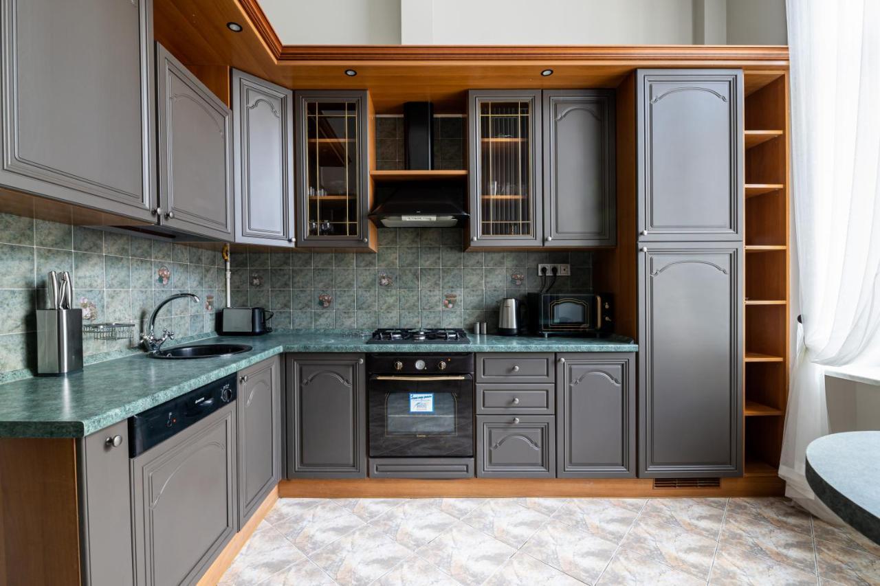 3 Room Apartments On Galytska Lviv Eksteriør bilde