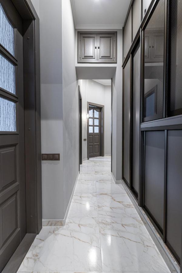 3 Room Apartments On Galytska Lviv Eksteriør bilde